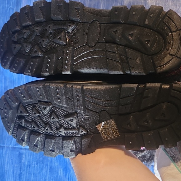 Brand new Dream Pairs Winter Boots - Picture 3 of 3